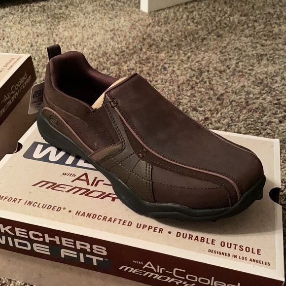 skechers larson berto